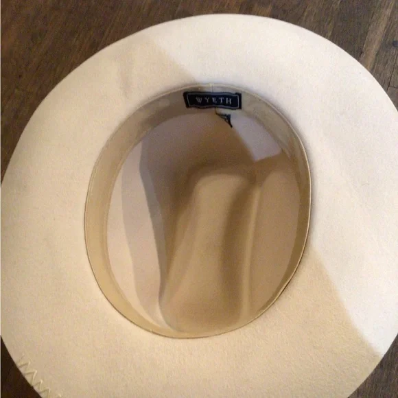 NEW! Rare Wyeth Cream Fedora Hat with Feather Accent Women